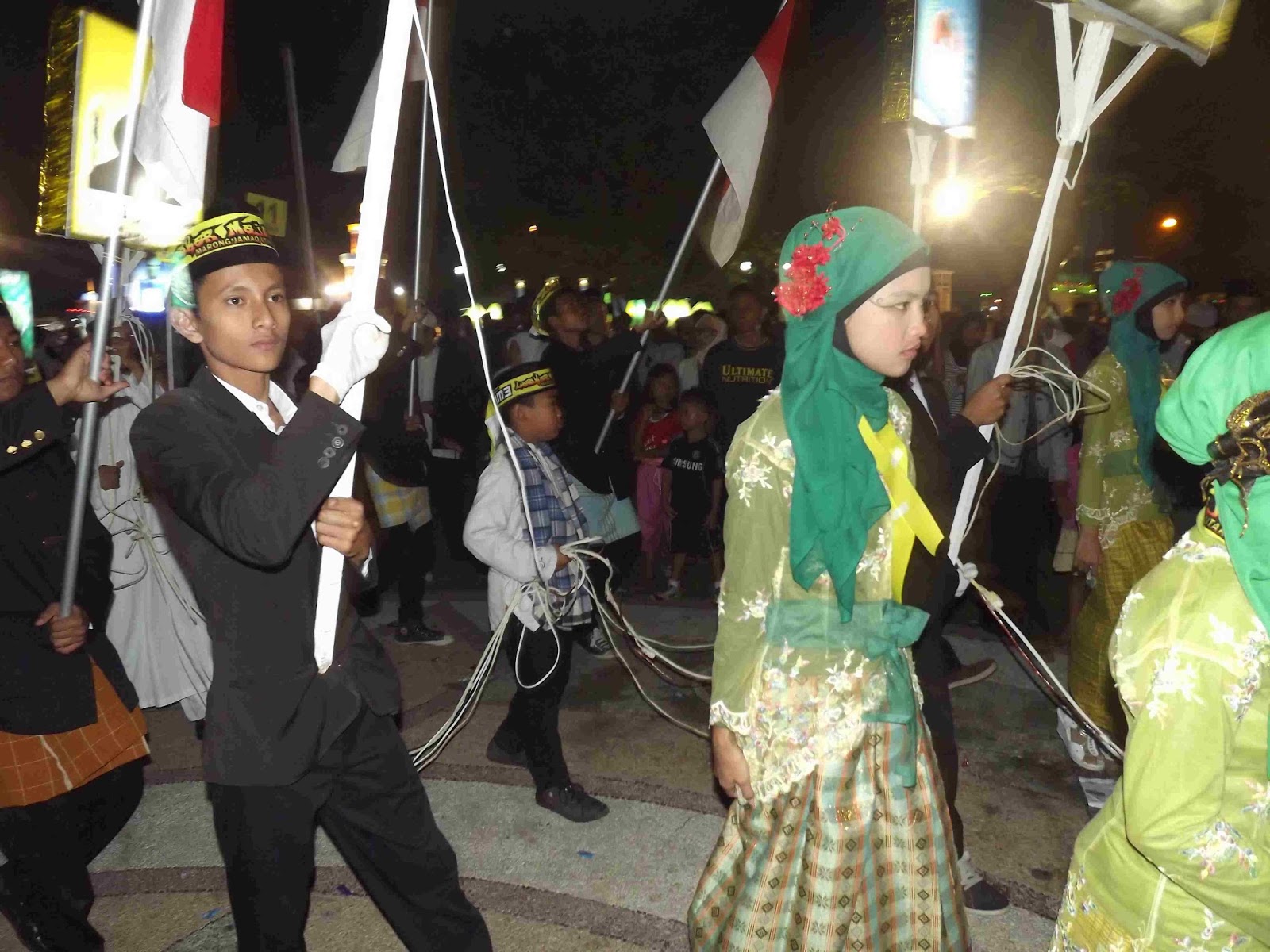 Papuq Fotografi: FOTO KREATIFITAS DAN MERIAHNYA PAWAI TAKBIRAN 2013 DI
