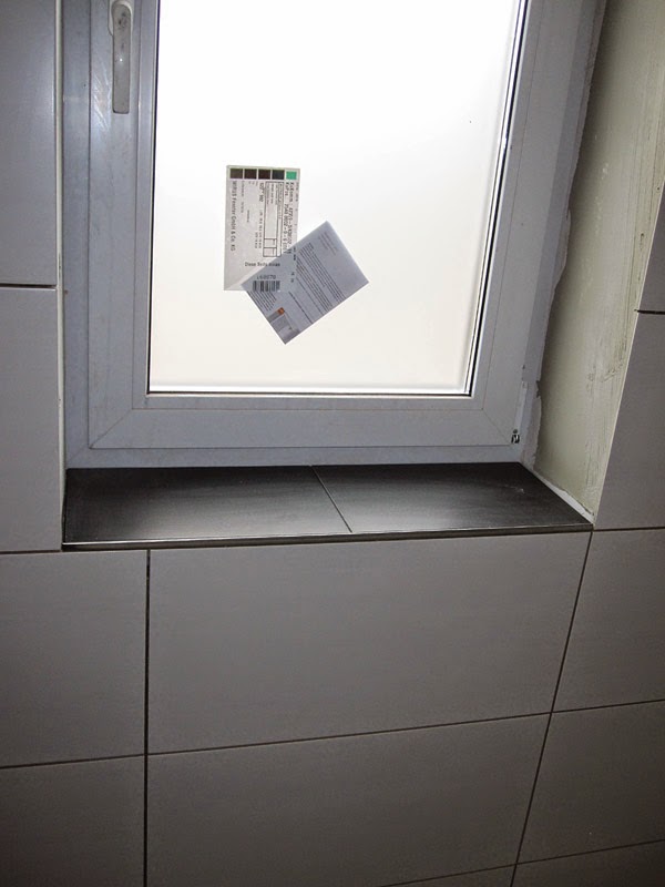 Fliesenleger: Wandfliesen im Bad & Gäste-WC | Bautagebuch Isernhagen Fliesenleger: Wandfliesen im Bad & Gäste-WC | Bautagebuch Isernhagen