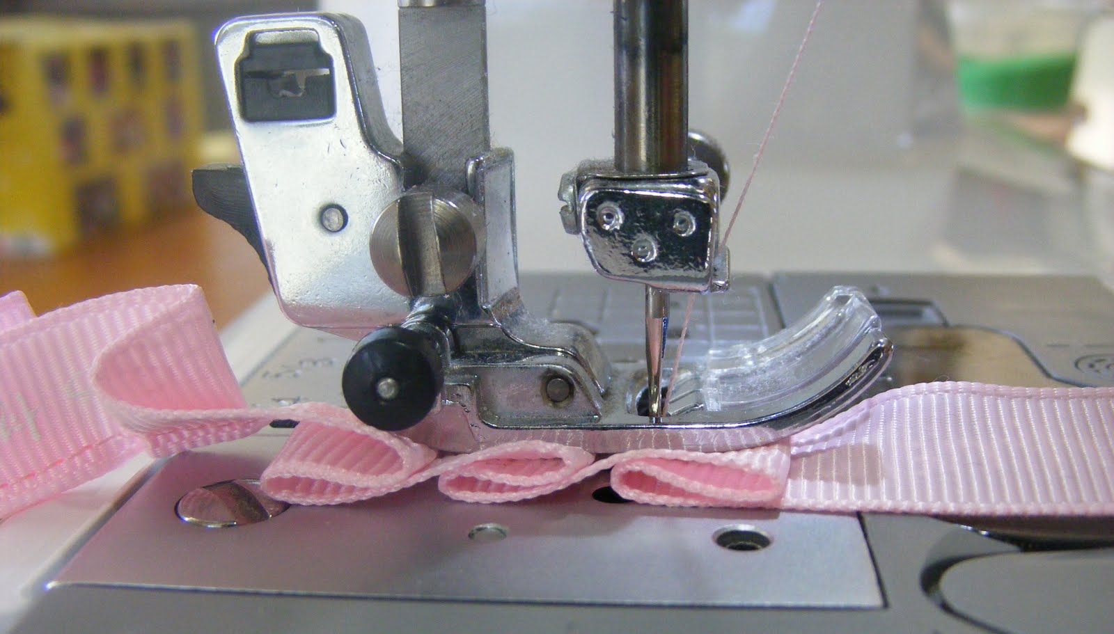 Colourblast! Making ribbon rosettes (with a version for seamstresses