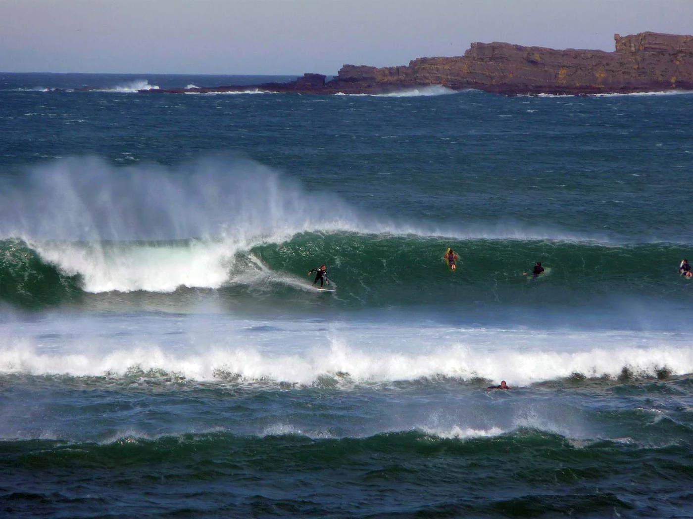 Surf en las olas de Mundaka Noviembre
