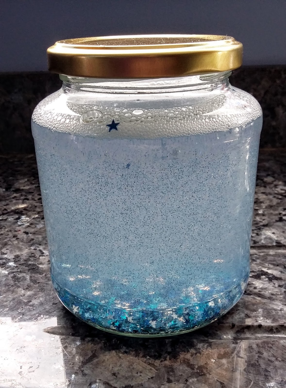 Creative Living Making a calm jar not only for children!