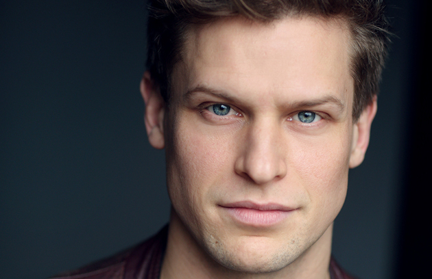 Max bennett actor. Дуайт энис полдарк. Дж. Лукас беннетт. Макс беннет джентльмены.