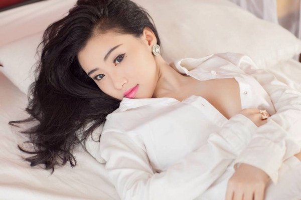 Em này mông cong - ngực nở nhìn ngon ngon