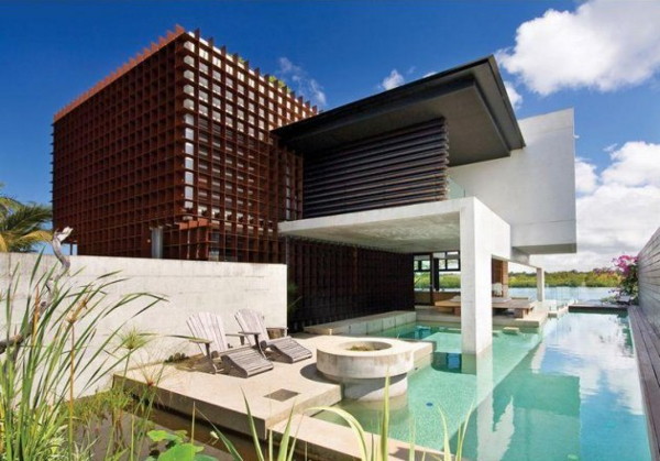 Como vivem os Milionários: As mais belas piscinas em luxuosas mansões