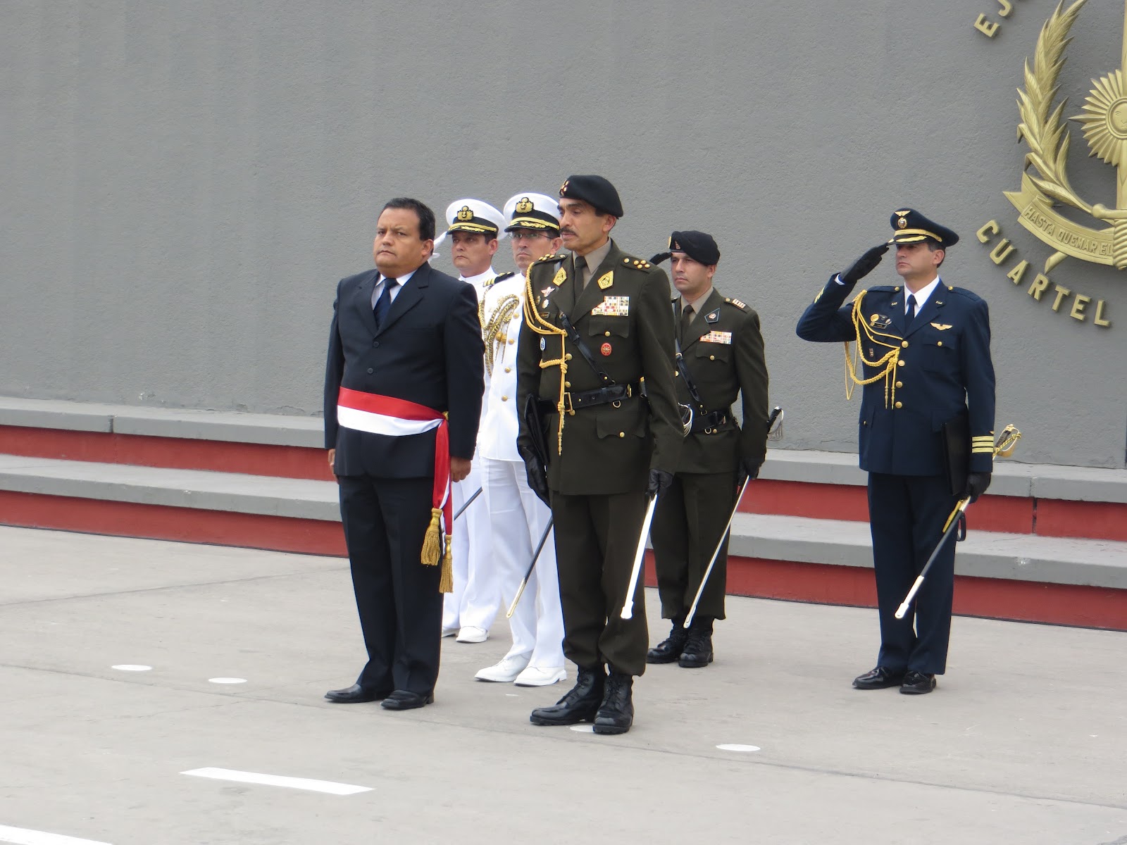 Nuestro Ejército en video: Ceremonia de despedida del Gral. Div. Luis ...
