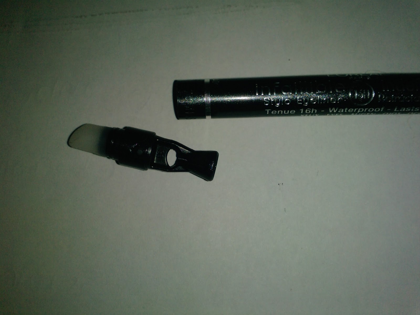 L'Oréal Paris Indefectible Eyeliner 306 Stay Blue – Cremiger Strich, 16h Halt, Mit Spitzer & Verwischer