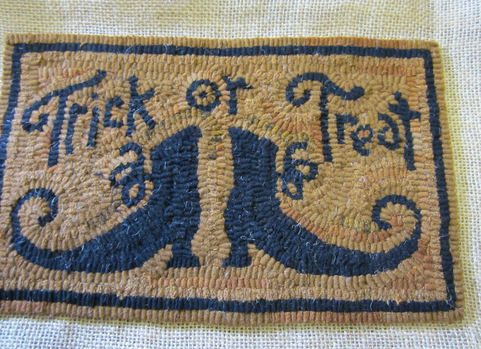 Primitive Rug Hooking and Fall at the Country Loft Back to Larkrise