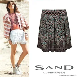 Style of Princess Mary: SAND Blouse and Skirt and RALPH LAUREN Bag