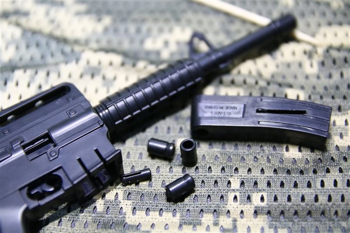 Mini submachine toy gun assembled & shoot like real