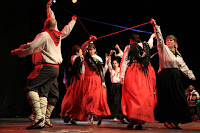 Espectáculo de danzas vascas de la asociaciones de Barakaldo