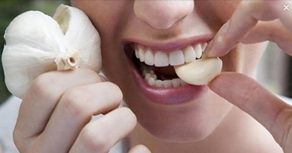Put Garlic In Your Mouth and Keep It There For 3 Minutes, The Results Are Unbelievable garlic