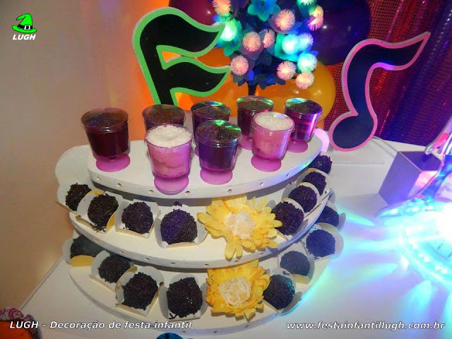 Decoração provençal simples - tema Cúmplices de um resgate - Detalhes imagem 05 Festa infantil Cúmplices de um Resgate