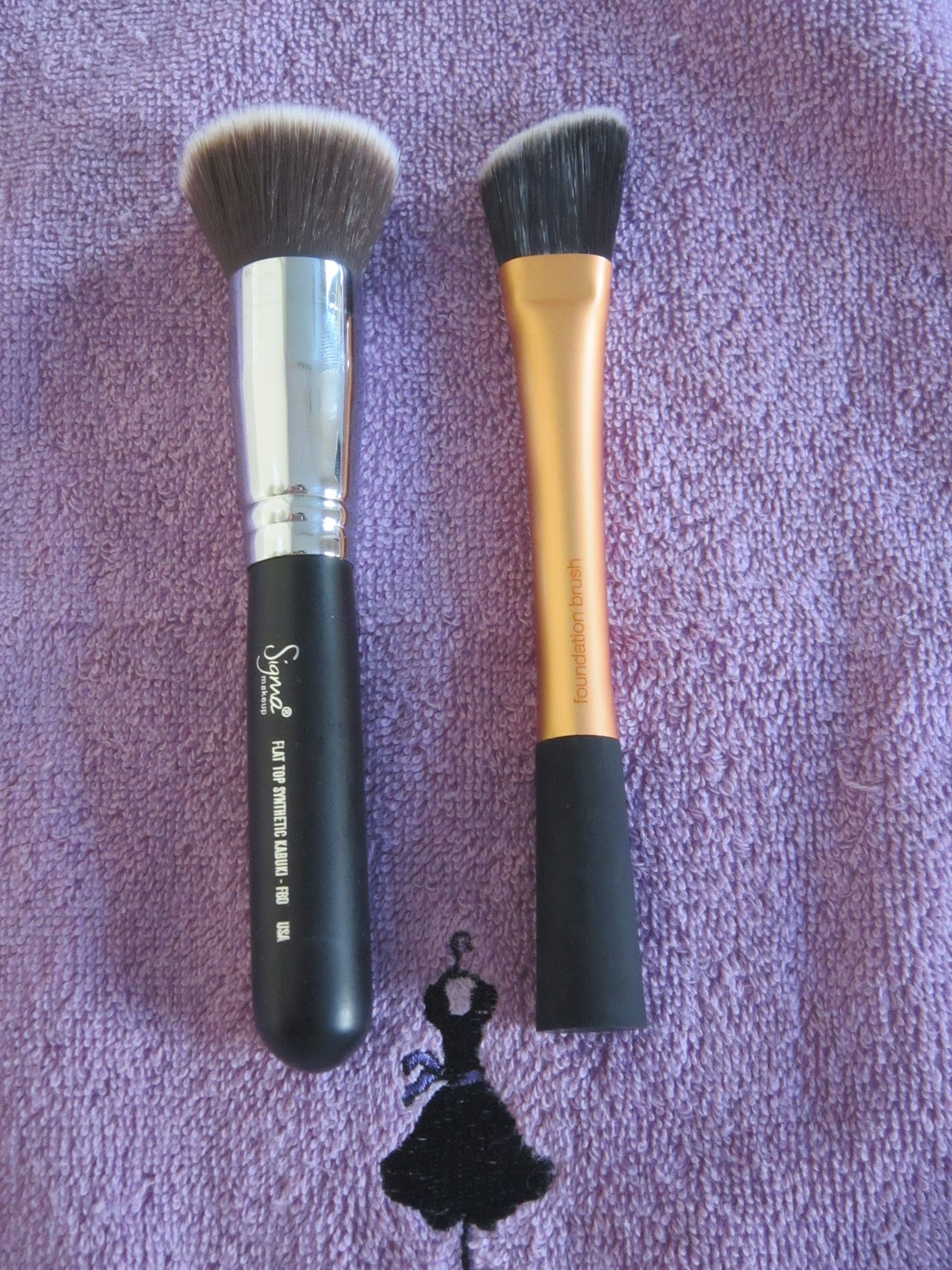 My Makeup Issues My Favourite Foundation Brushes Sigma F80 and Real
