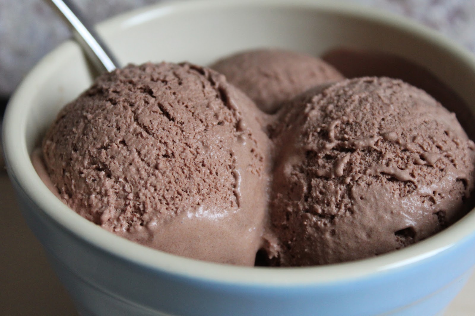 In The Pink &amp; Green: {Paleo} Chocolate Ice Cream