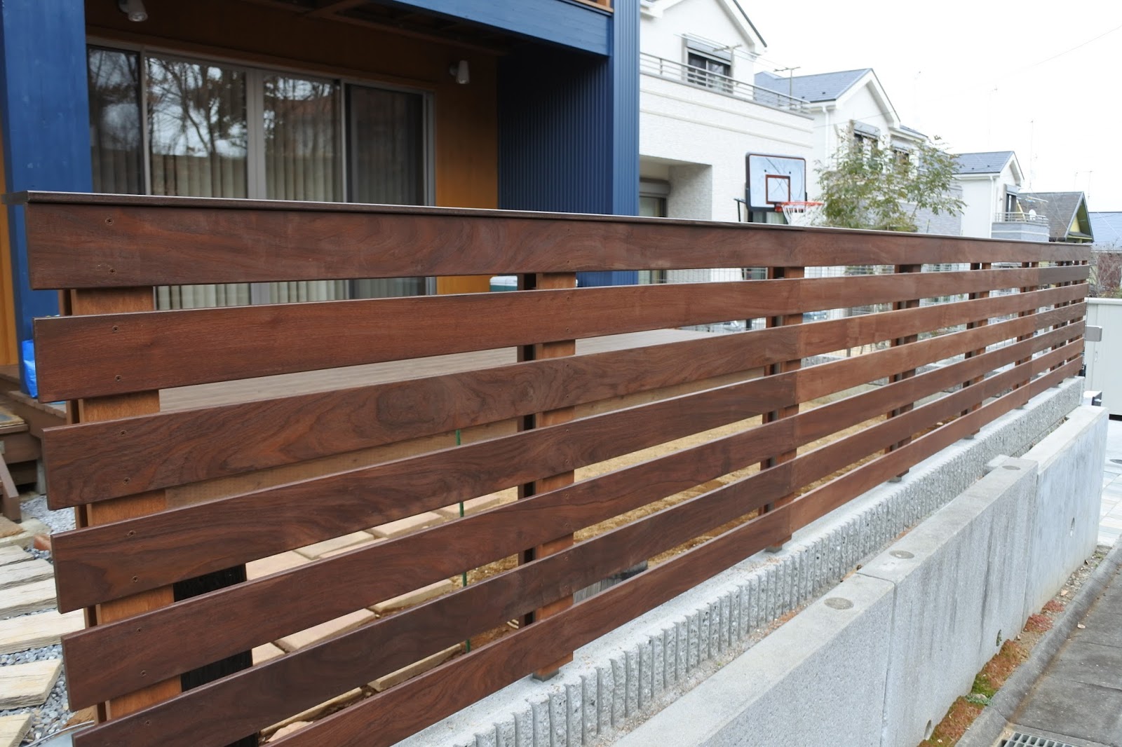 ウッドフェンス 板張り編