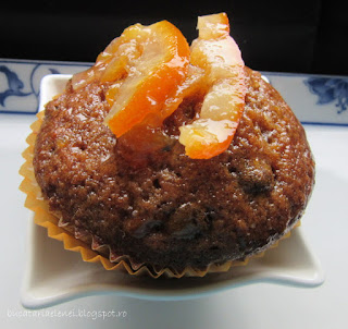 Muffins cu portocala si ciocolata