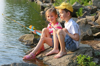 Kids shoreline fishing - parents canada
