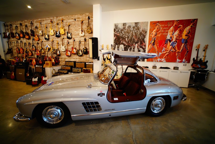 Walt Grace, vintage cars and guitars, Wynwood, Miami