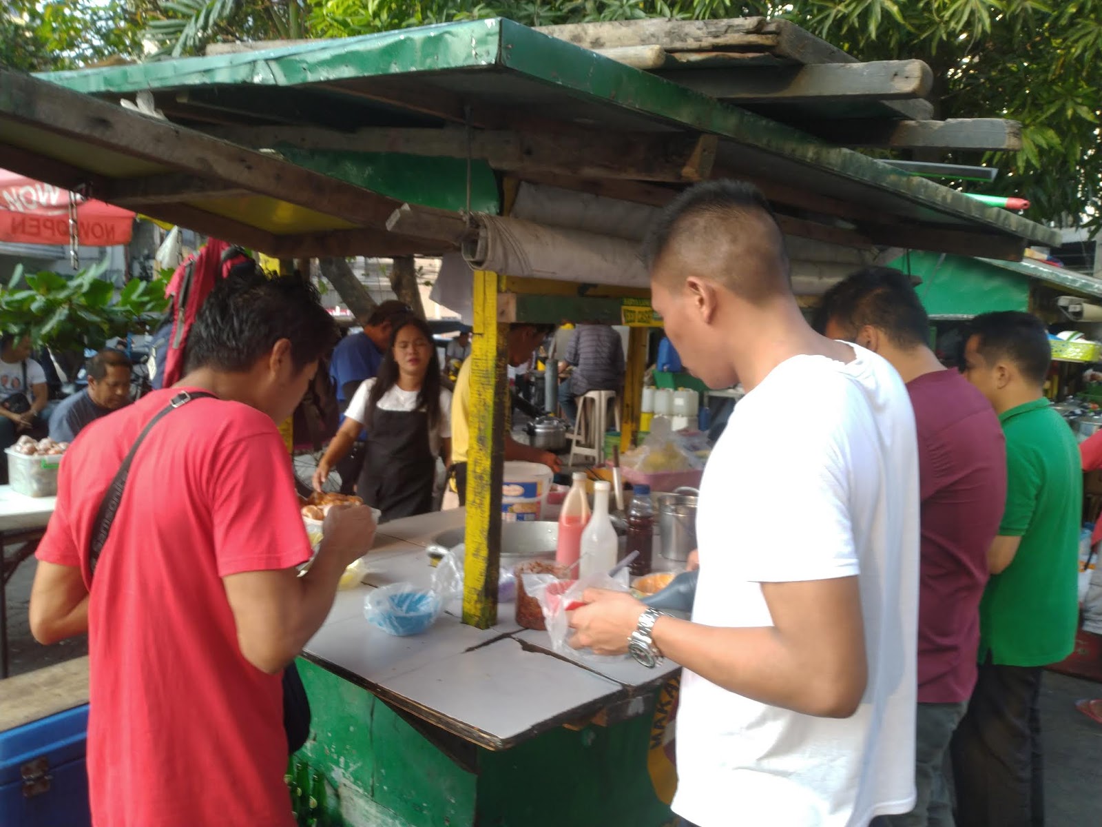 Amazing Filipino Street Food That You Must Try Beef Pares Soup No.5