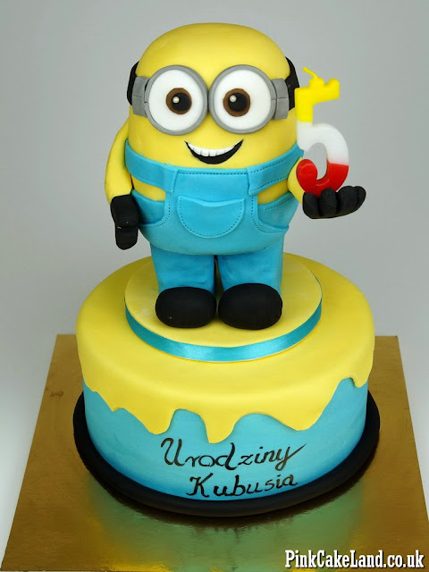 Despicable Me Birthday Cakes in London Minion cakes in London