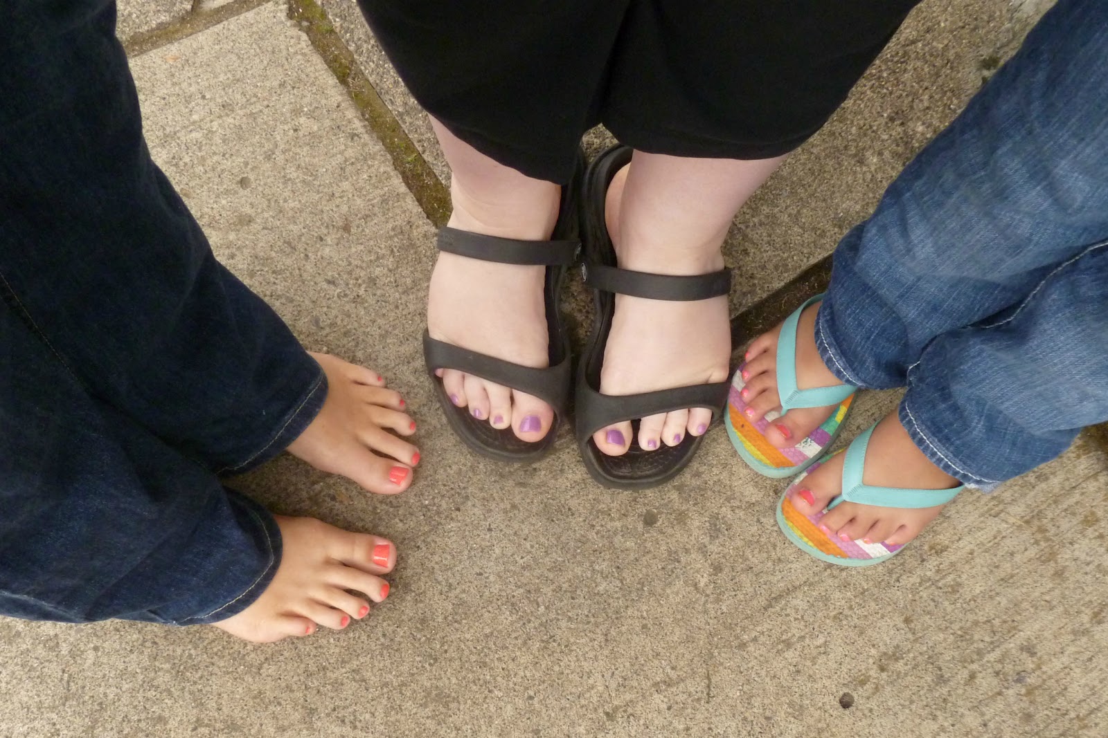 Pretty little toes - 🧡 John Paine (@JohnPai32694018) Twitter (@pretty_lil_t...