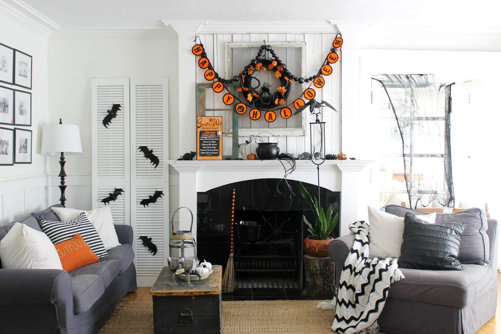 haloween decorated living room