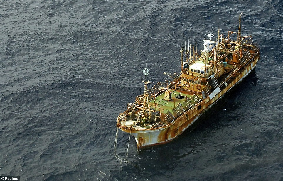 Kapal hantu, sisa tsunami Jepang 2011, dihancurkan | horizon inspirasi