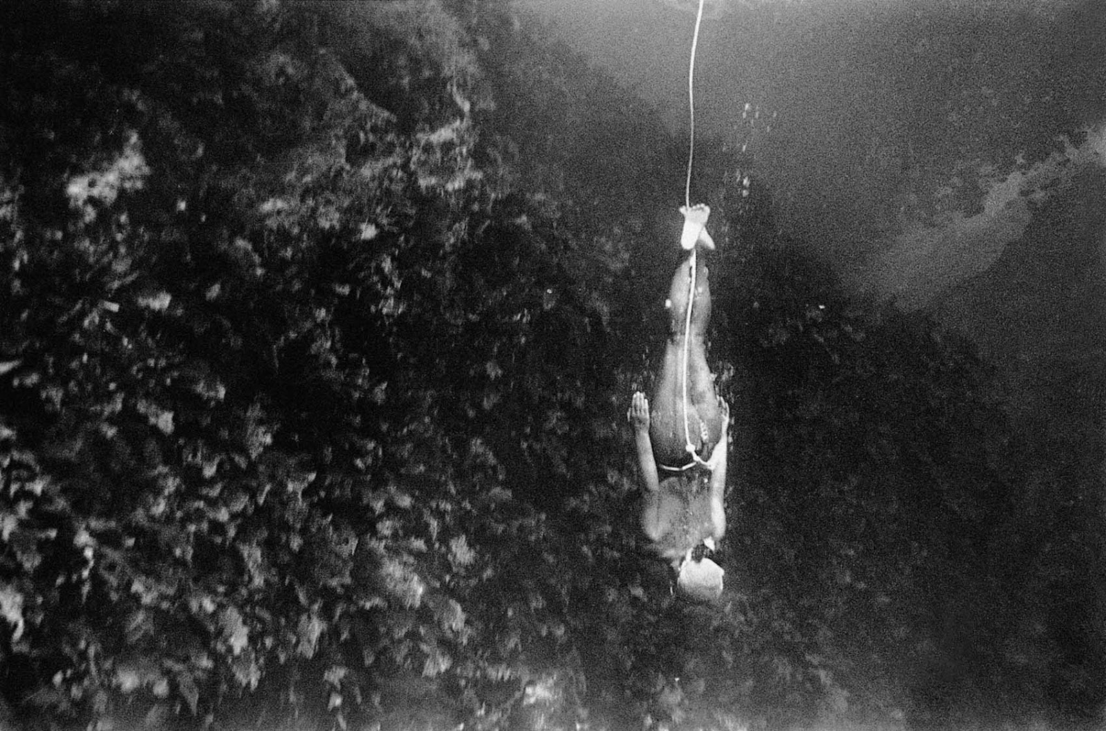 Those divers who descended the deepest would also wear a weighted belt around their waist to aid their descent.