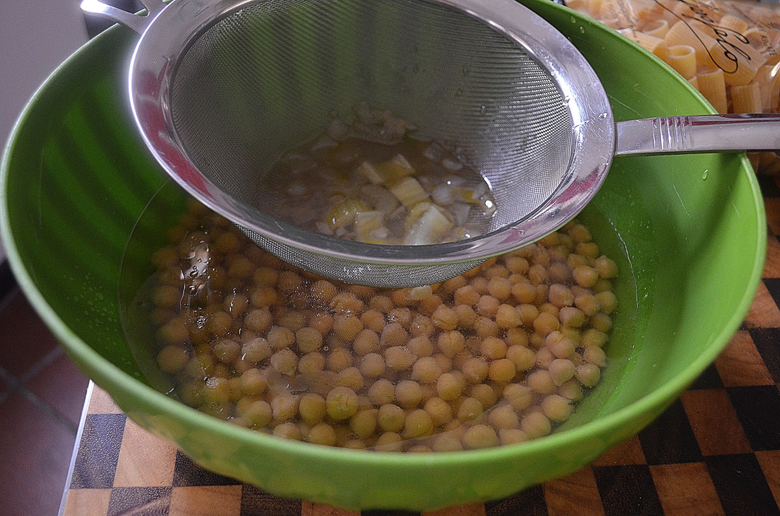 Pasta e ceci con guanciale
