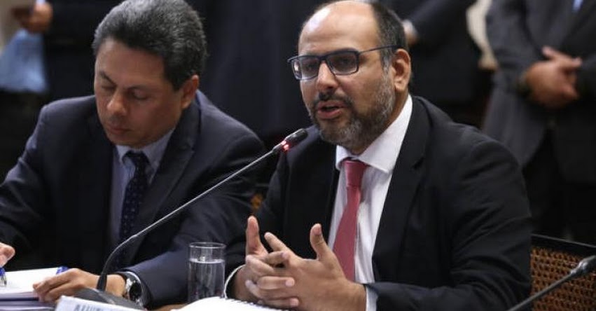 Hay firmeza en el diálogo, así como en el principio de autoridad, sostuvo el Ministro de Educación Daniel Alfaro sobre huelga de maestros Hay firmeza en el diálogo, así como en el principio de autoridad, sostuvo el Ministro de Educación Daniel Alfaro sobre huelga de maestros