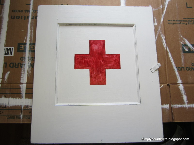 simply-country-life-an-old-handmade-medicine-cabinet-gets-a-little