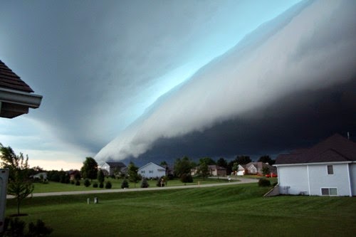 16.) That blue hue is haunting. - These Clouds Are Scary As Hell. Better Bring An Umbrella. 16.) That blue hue is haunting. - These Clouds Are Scary As Hell. Better Bring An Umbrella.