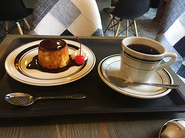 静岡県焼津駅前にオープンした喫茶店『8 COFFEE(エイトコーヒー)』のこだわりたまごのプリンと珈琲
