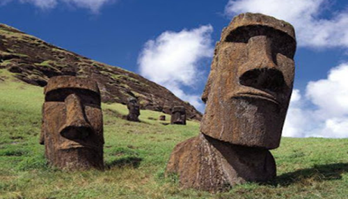  Patung  Patung  Kepala Raksasa Moai di Pulau Paskah 