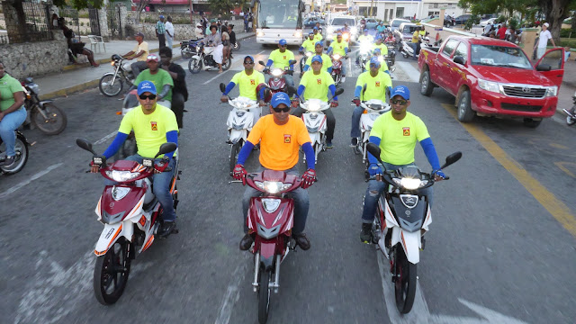 La Romana Brío Riders realiza desfile inaugural por las calle de la ciudad 