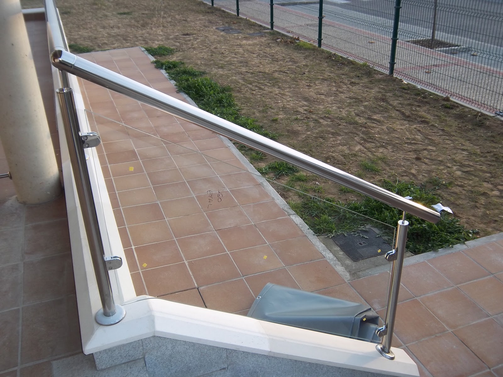 NORBEL CARPINTERIA METÄLICA Y ACERO INOXIDABLE: BALCONES , BARANDILLAS