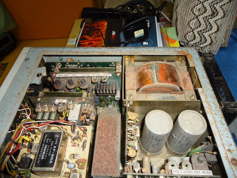 Transceptores Clássicos Yaesu FT101F O clássico dos clássicos.