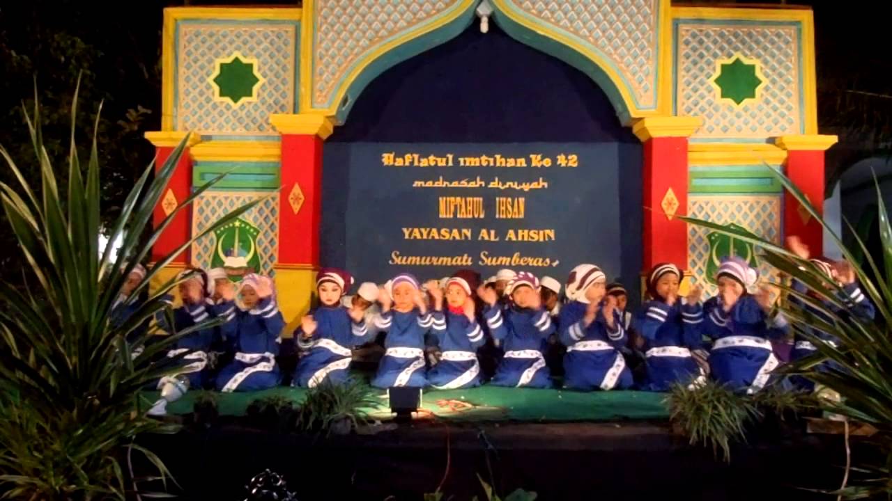 42 Contoh Desain Dekorasi Panggung Pengajian Model