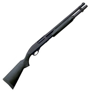 Arma usada no massacre da estréia do Batman - Remington 870