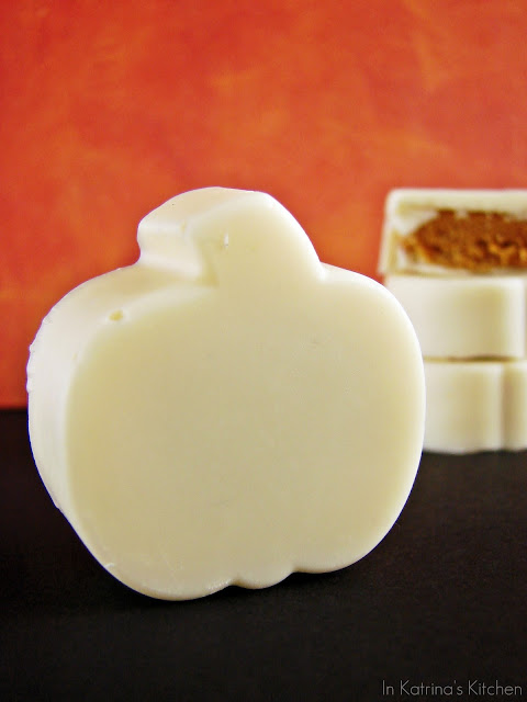 Pumpkin Pie Cups- White chocolate shells filled with pumpkin pie candy filling. A must-make this Thanksgiving!