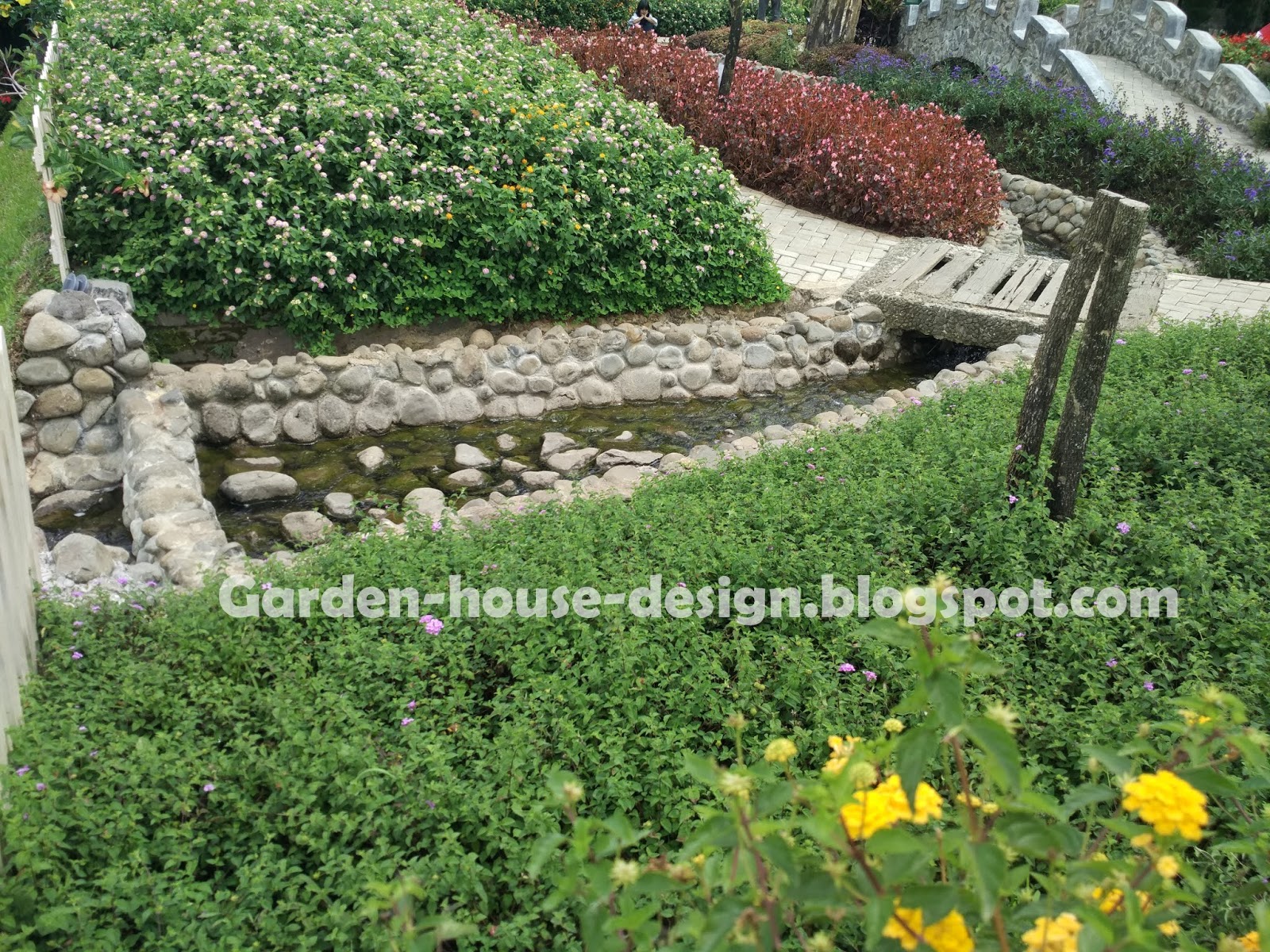 Garden Stream Designs | derrickandmelisa
