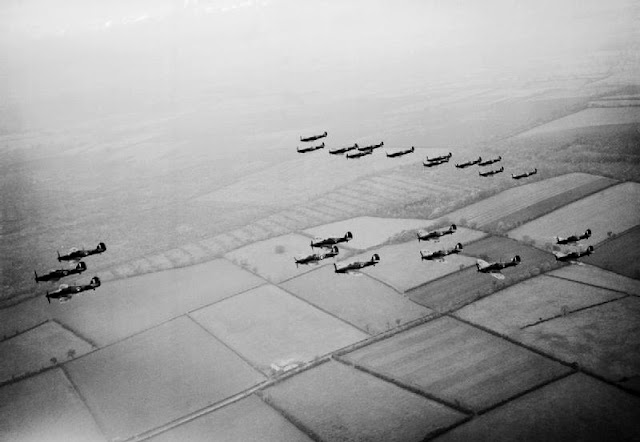 21 October 1940 worldwartwo.filminspector.com Spitfires Hurricanes