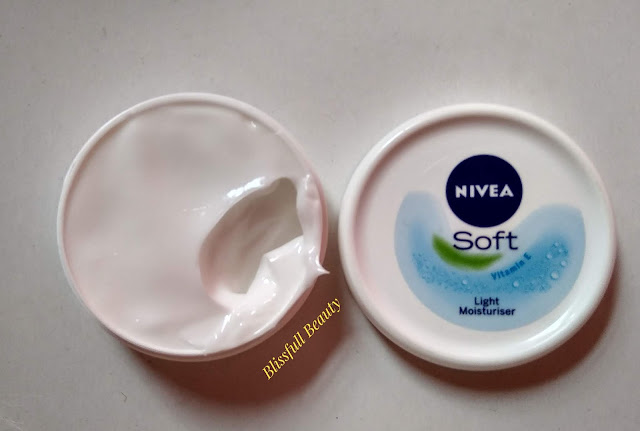 Nivea cream vs Nivea Soft Light moisturizer. Which one is better?