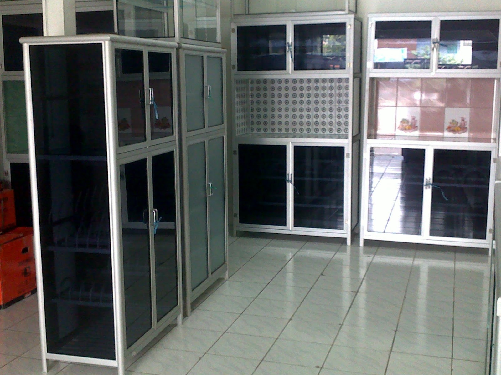 23 Model dan Harga Etalase Kaca Alumunium Lengkap dengan Gambarnya