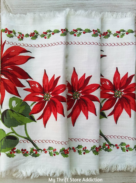 vintage Christmas placemats and napkins 