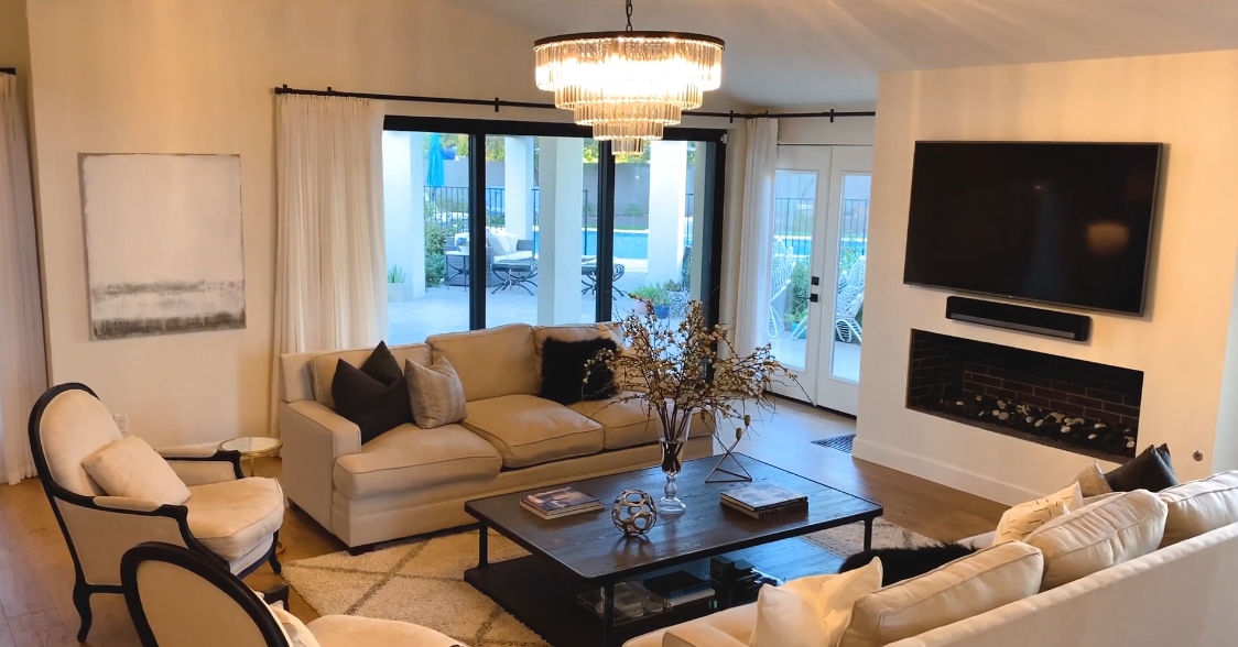 Tour 6732 E. Fanfol Dr, Paradise Valley, AZ vs. 17 Interior Design Photos