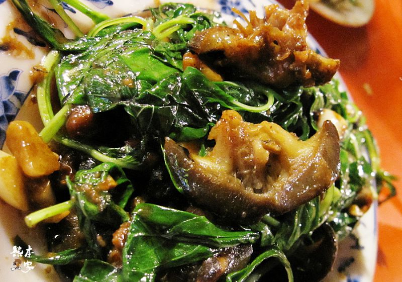 板橋南雅夜市|正豐臭豆腐|羊肉之家|楊記東山鴨頭|王記好吃麻油雞|百里香碳烤玉米|奶瓶爆米花