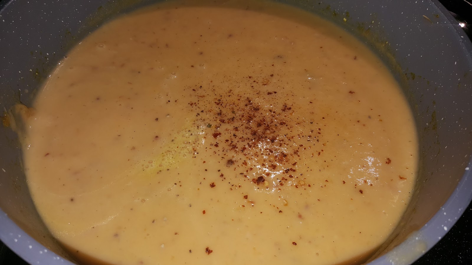 Die lästige Nachbarin: Rezept: Kürbiscreme-Suppe (Muskatkürbis)