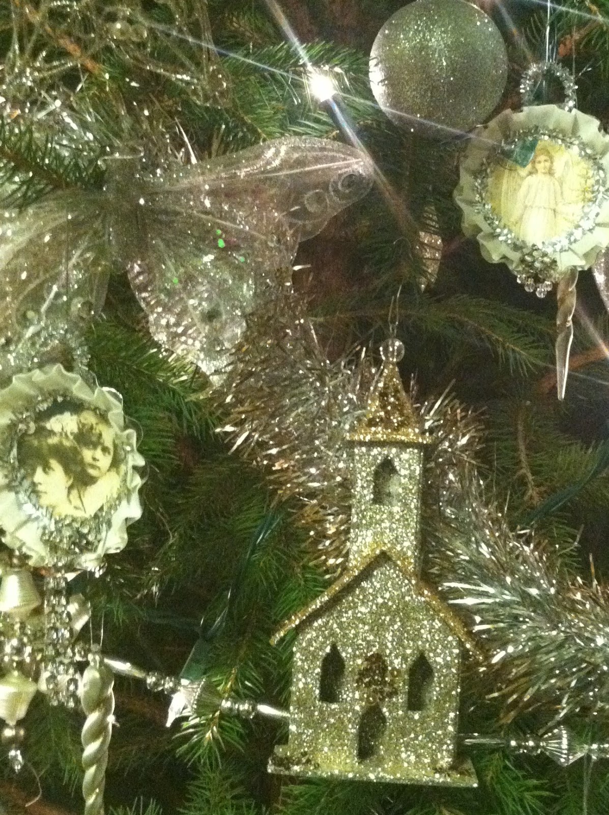 Pollyanna Reinvents Tart Pan Ornaments