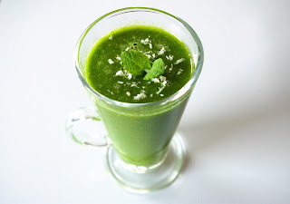 koktajl z gruszki i szpinaku, green detox smoothie,